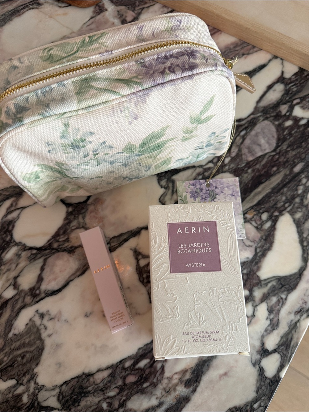 AERIN

Les Jardins Botaniques Wisteria + rose lip balm and cosmetic bag